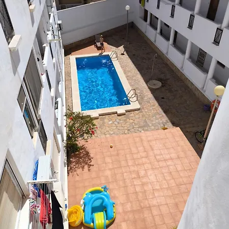 Town For 3 People Pool Διαμέρισμα *