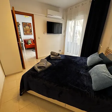 Town For 3 People Pool Lejlighed