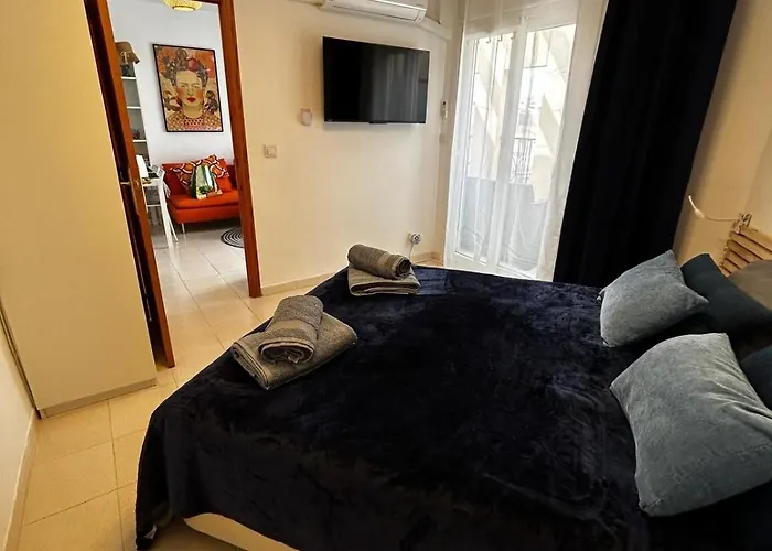 Town For 3 People Pool Lejlighed